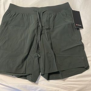 Lululemon License to Train short 7in size large